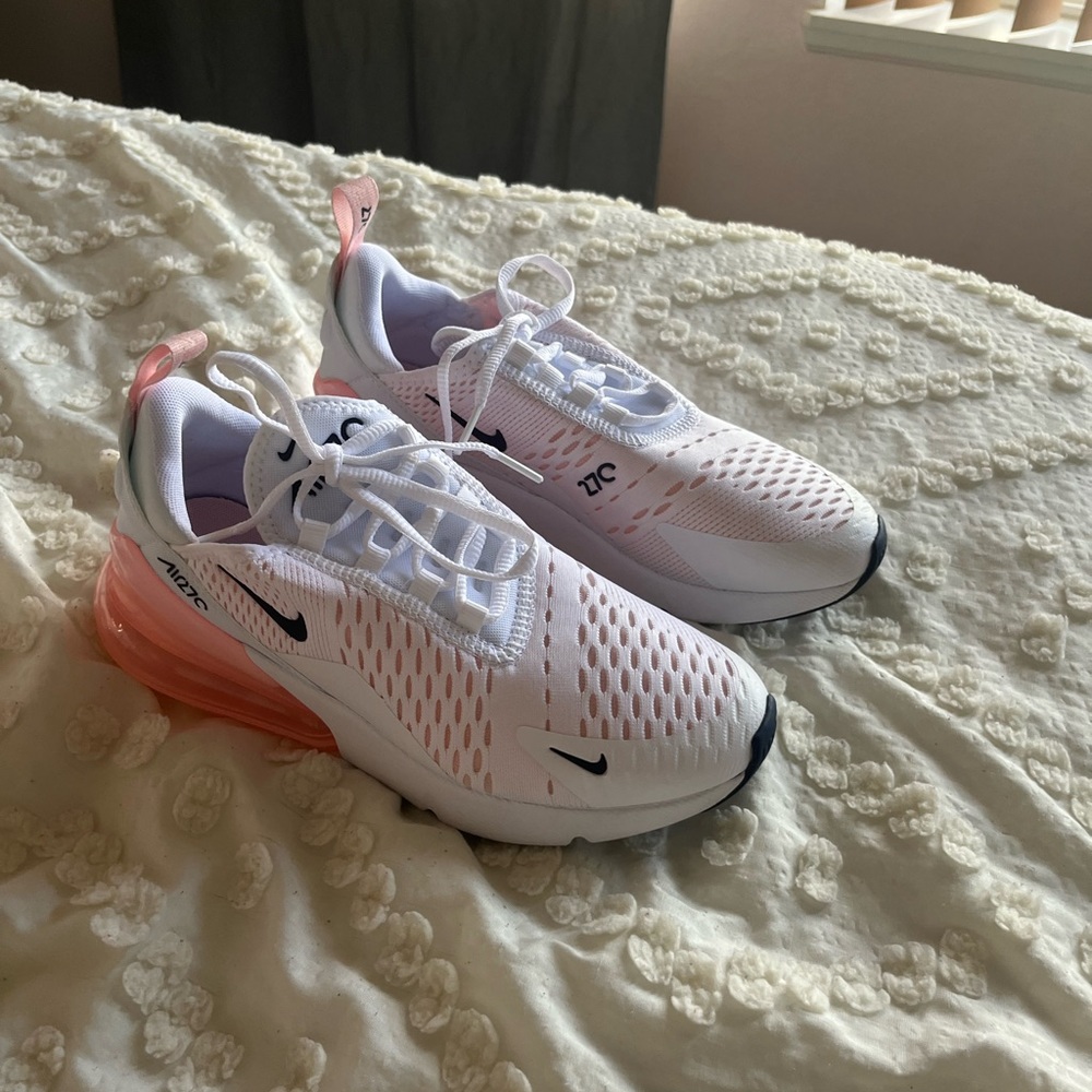 pink and white nike air max 270